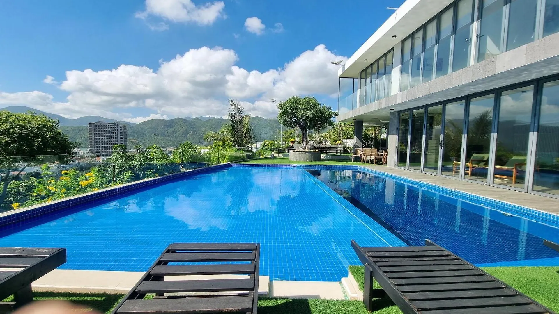 Anh Nguyen Oceanfront Luxury Villas نها ترانج 0*,