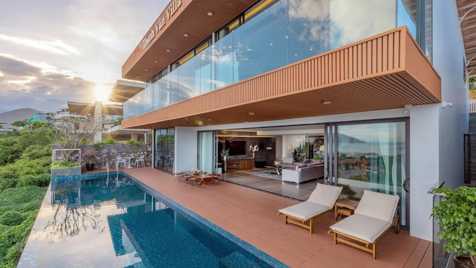 Anh Nguyen Oceanfront Luxury Villas نها ترانج